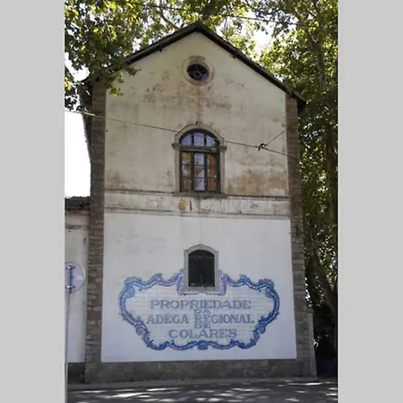 Casa De Collares بيت للعطل